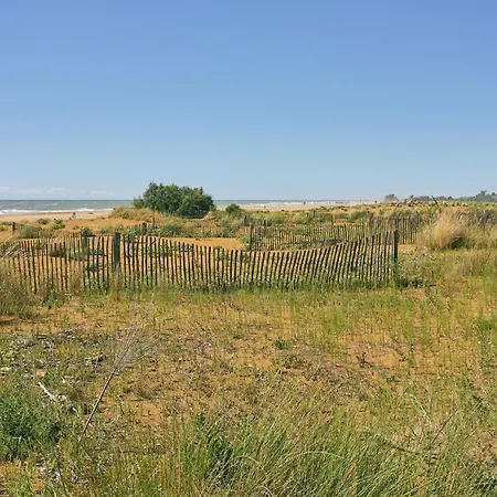 With Garden In With Pool