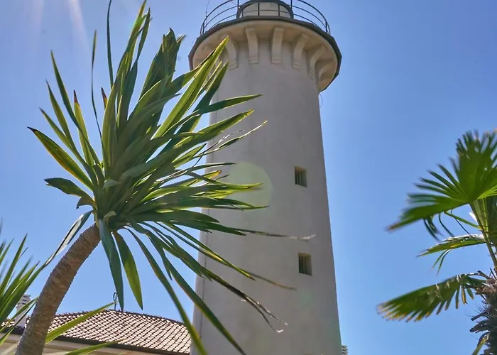 With Garden In With Pool