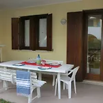 With Garden In With Pool Lejlighed *