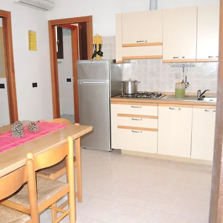 아파트 With Garden In With Pool