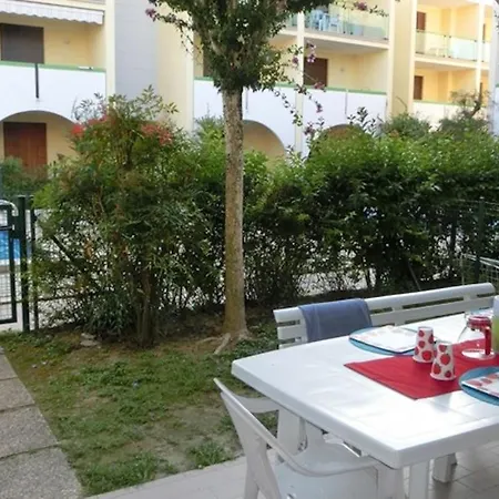 With Garden In With Pool * 비비오네