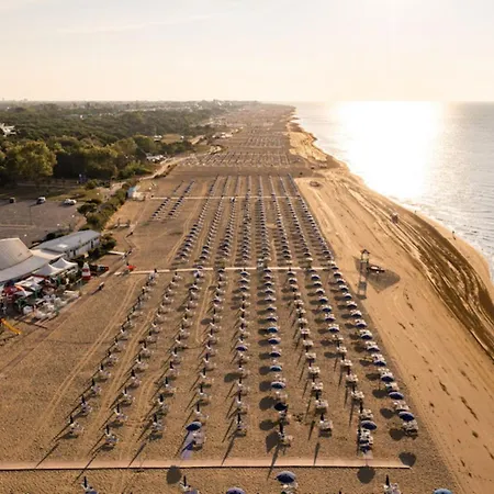 With Garden In With Pool 아파트 *