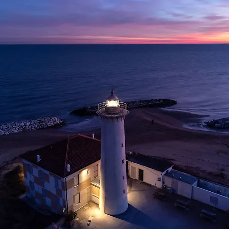With Garden In With Pool *